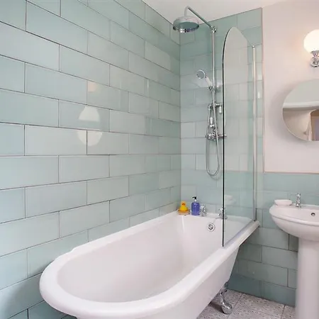Bellflower Holiday home *